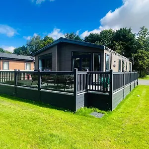 Four Seasons With Hot Tub , York United Kingdom